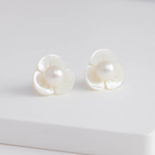 Load image into Gallery viewer, Plum flower akoya pearl earrings
