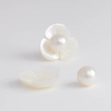Load image into Gallery viewer, Plum flower akoya pearl earrings
