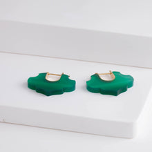Load image into Gallery viewer, Crest green agate Damask earrings
