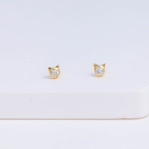 Cat diamond stud