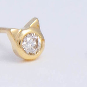 Cat diamond stud