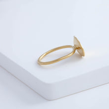 Load image into Gallery viewer, Gold petal ring
