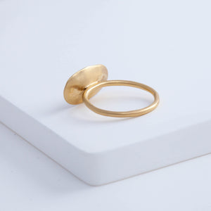 Gold petal ring with pearl