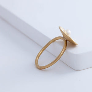 Gold petal ring with pearl