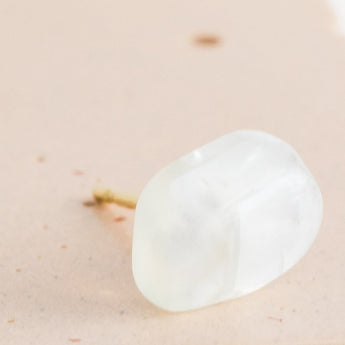 Rough stone moonstone stud - Kolekto 