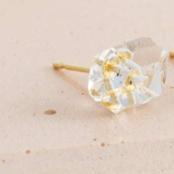 Rough stone diamond quartz stud - Kolekto 