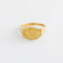 Load image into Gallery viewer, Mini rock rutilated quartz ring - Kolekto 
