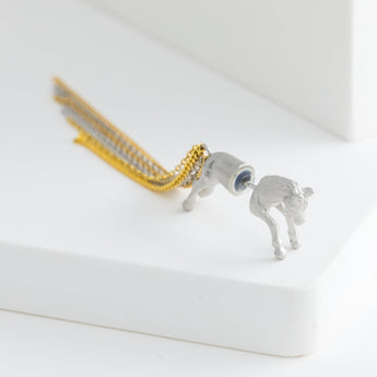 Horse through rhodium plated silver earring - Kolekto 
