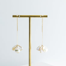 Load image into Gallery viewer, Petal triple pearl drop earrings - Kolekto 
