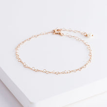 Load image into Gallery viewer, Heart chain bracelet (rose gold) - Kolekto 
