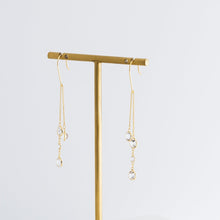 Load image into Gallery viewer, Sliding quartz earrings - Kolekto 
