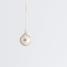 Load image into Gallery viewer, One-of-a-kind Akoya pearl sapphire drop earrings - Kolekto 
