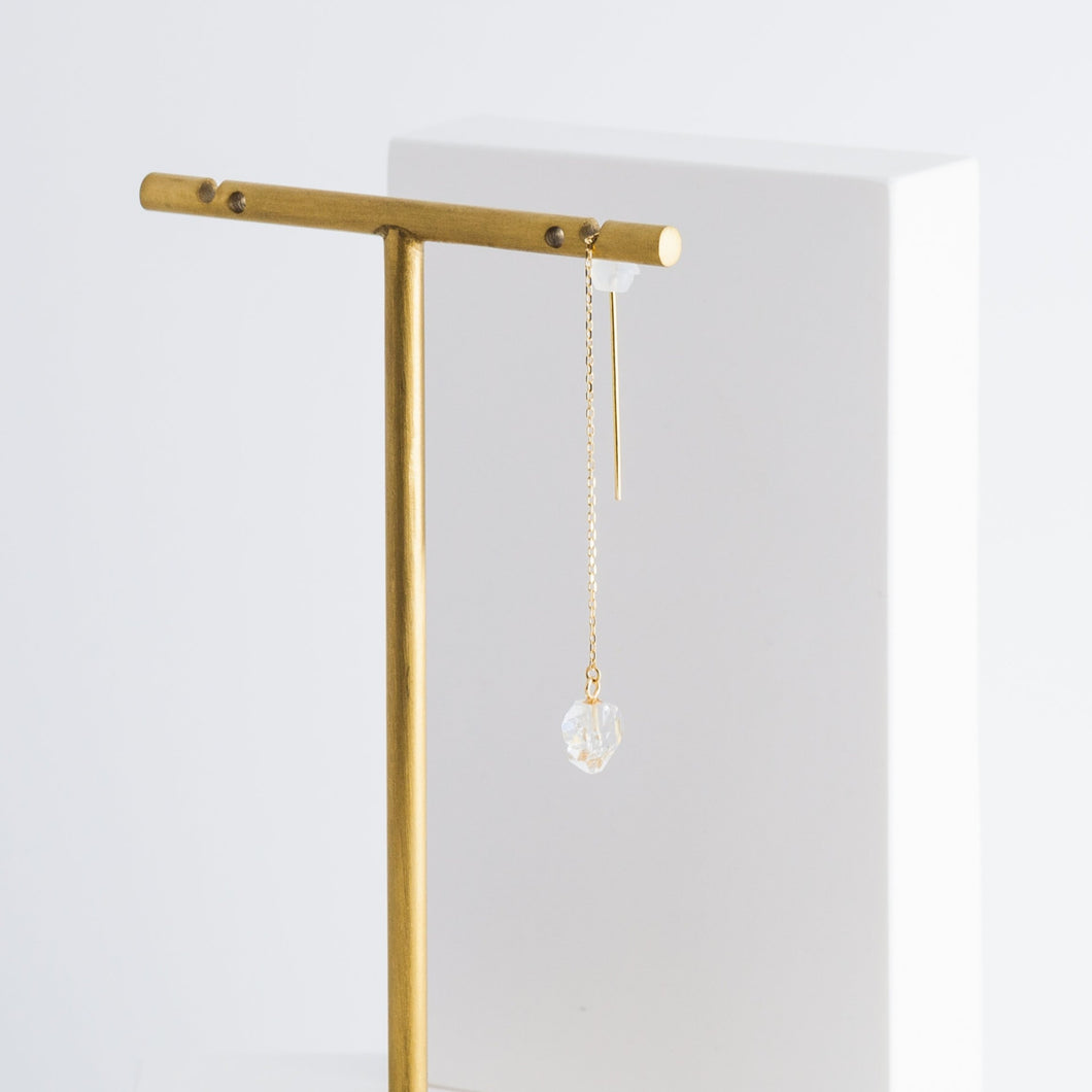 Rough stone diamond quartz drop earring - Kolekto 