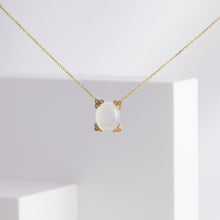 Load image into Gallery viewer, Spread moonstone necklace - Kolekto 
