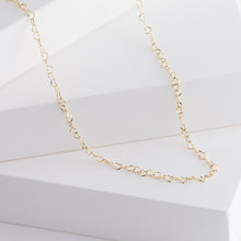 Load image into Gallery viewer, Heart chain long necklace (yellow gold) - Kolekto 
