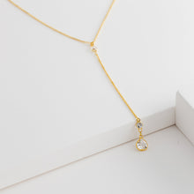 Load image into Gallery viewer, Gemstone quartz center chain necklace - Kolekto 
