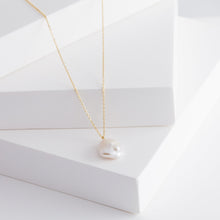 Load image into Gallery viewer, Petal single drop necklace - Kolekto 
