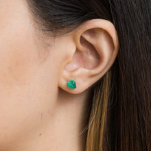 Load image into Gallery viewer, Rough stone emerald stud - Kolekto 
