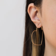 Load image into Gallery viewer, Symbol heart hoop earrings - Kolekto 
