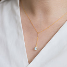 Load image into Gallery viewer, Gemstone topaz center chain necklace - Kolekto 
