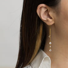 Load image into Gallery viewer, Sliding quartz earrings - Kolekto 
