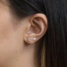 Load image into Gallery viewer, Kidney single white pearl stud - Kolekto 
