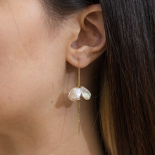 Load image into Gallery viewer, Petal triple pearl drop earrings - Kolekto 
