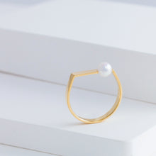 Load image into Gallery viewer, Sealing ring with slit pearl (Small) - Kolekto 
