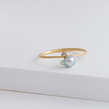 Load image into Gallery viewer, Baby Akoya pearl single pearl diamond ring - Kolekto 
