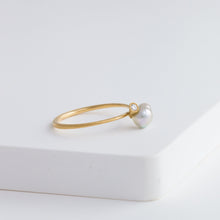 Load image into Gallery viewer, Baby Akoya pearl single pearl diamond ring - Kolekto 
