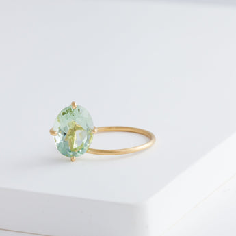 Fall in drop green amethyst ring - Kolekto 