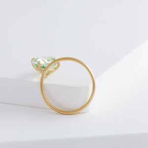 Fall in drop green amethyst ring - Kolekto 