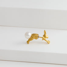 Load image into Gallery viewer, Bunny through earring - Kolekto 
