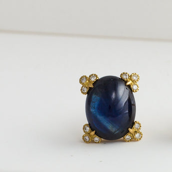 Spread sapphire studs - Kolekto 