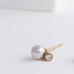 Baby Akoya pearl single pearl diamond studs - Kolekto 
