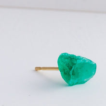 Load image into Gallery viewer, Rough stone emerald stud - Kolekto 
